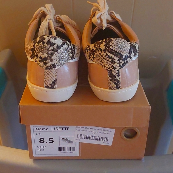 White Raven Shoes - New in box blush sneakers sz 8.5